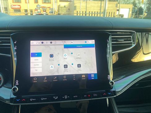 Used 2022 Jeep Wagoneer Series II AWD/4WD image 39