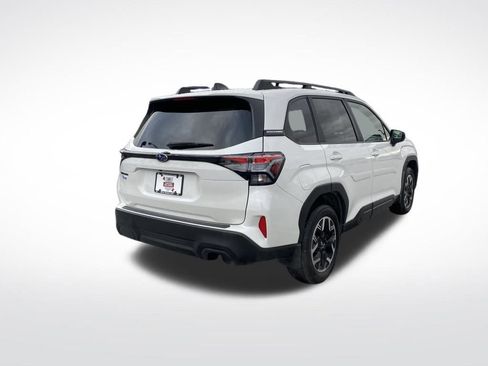 Certified 2025 Subaru Forester Premium image 18