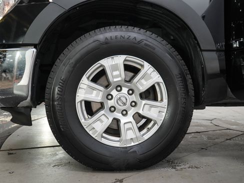 Used 2017 Nissan Titan SV AWD/4WD image 28