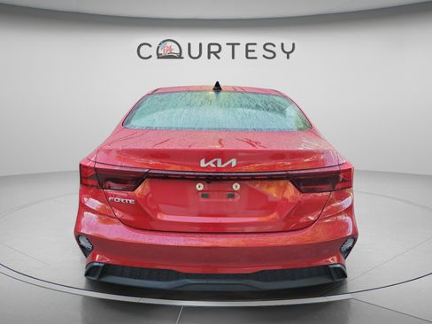 Certified 2024 Kia Forte LXS FWD image 9