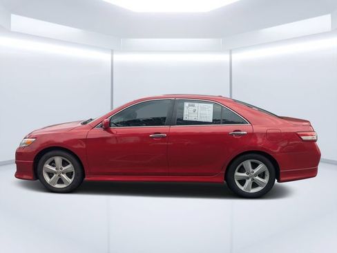 Used 2010 Toyota Camry LE FWD image 6