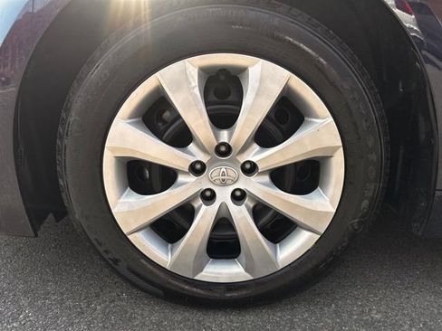 Used 2025 Toyota Corolla LE FWD image 28