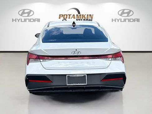 Used 2024 Hyundai Elantra SEL image 6