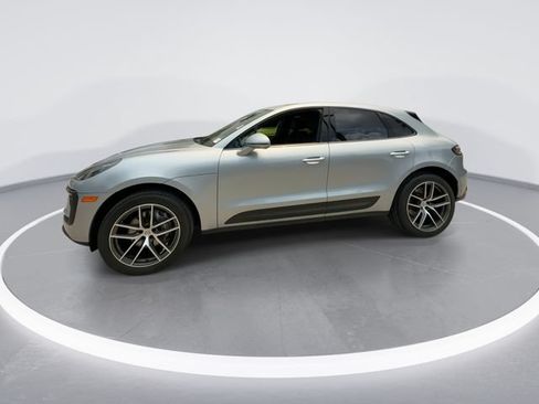 Used 2023 Porsche Macan AWD/4WD image 4