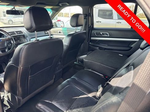 Used 2016 Ford Explorer XLT w/ Equipment Group 202A image 8