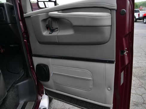 Used 2014 Chevrolet Express 1500 RWD image 46