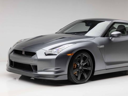 Used 2010 Nissan GT-R Premium AWD/4WD image 29