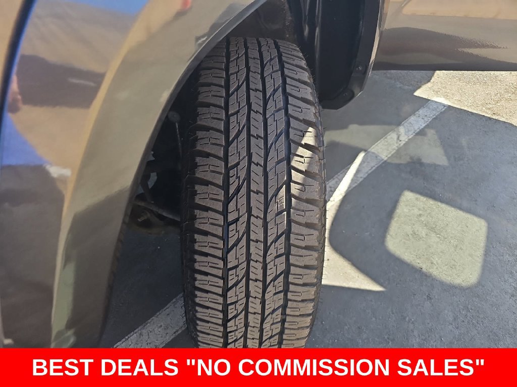 Used 2017 Toyota Tacoma SR5 w/ Tow Package RWD image 33