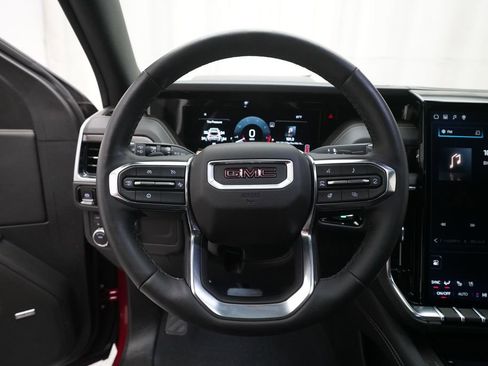 Used 2025 GMC Yukon Elevation w/ LPO, Elevation Black Package AWD/4WD image 4