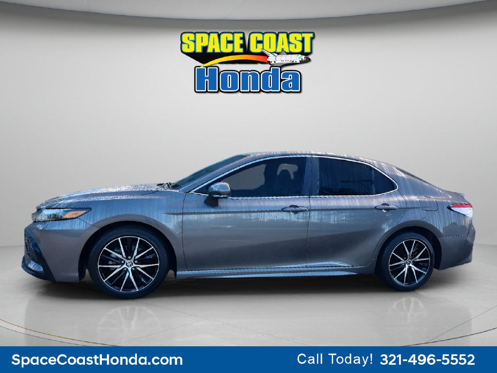 Used 2024 Toyota Camry SE w/ Convenience Package FWD image 9