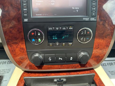 Used 2013 Chevrolet Suburban LTZ AWD/4WD image 68