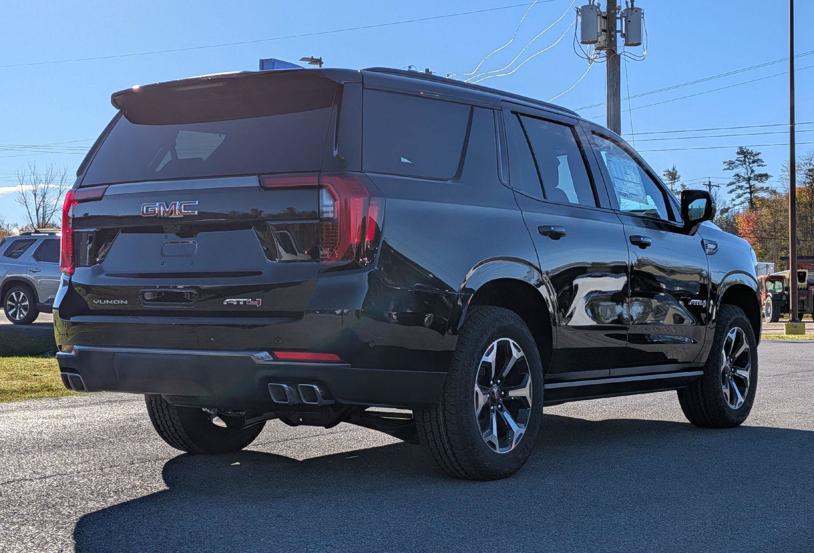 New 2027 GMC Yukon AT4 w/ AT4 Premium Plus Package AWD/4WD image 8