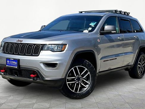 Used 2019 Jeep Grand Cherokee Trailhawk AWD/4WD image 3