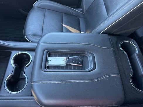 Used 2023 Chevrolet Suburban Premier AWD/4WD image 25