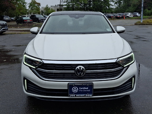 Certified 2024 Volkswagen Jetta SEL FWD image 3