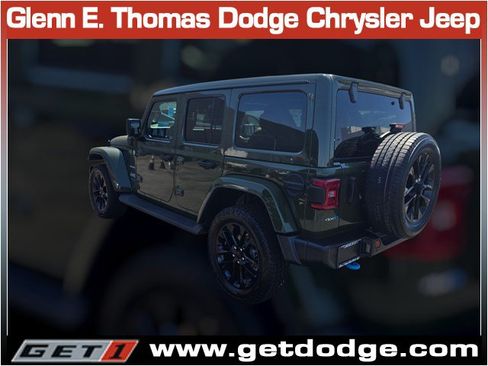 Used 2022 Jeep Wrangler Unlimited Sahara w/ Cold Weather Group AWD/4WD image 7