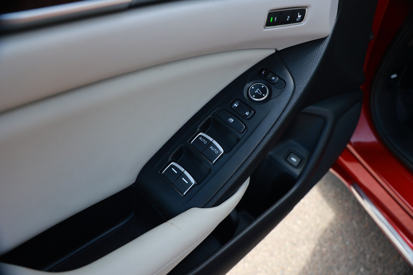 Used 2018 Honda Accord EX-L image 19