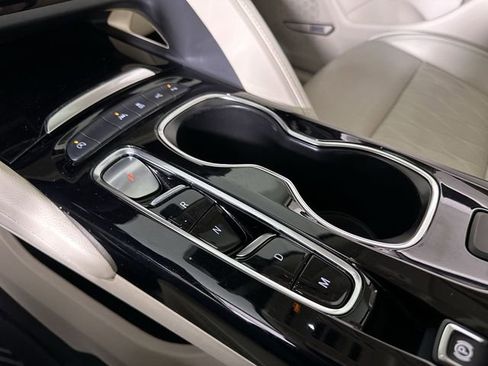 Used 2023 Buick Envision Avenir image 16