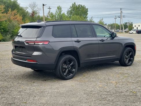 Used 2024 Jeep Grand Cherokee L Laredo RWD image 5