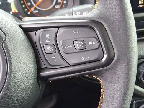 Certified 2024 Jeep Gladiator Sport image 21