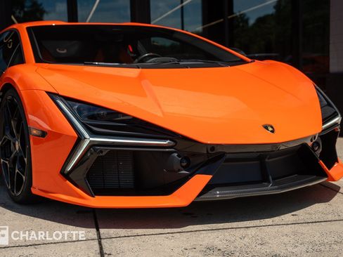 Used 2024 Lamborghini Revuelto AWD/4WD image 2
