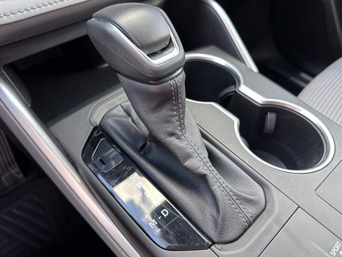 Used 2024 Toyota Highlander LE image 23