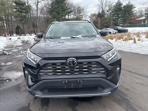 Used 2019 Toyota RAV4 Limited image 2