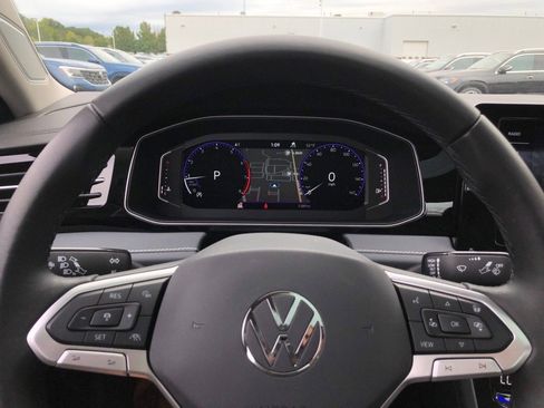 Used 2025 Volkswagen Jetta SEL image 21
