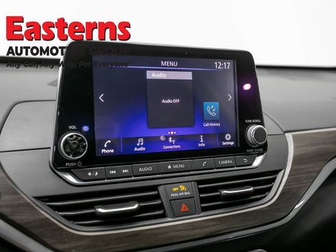 Used 2024 Nissan Altima 2.5 SV FWD image 18