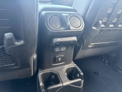 Used 2020 Jeep Wrangler Unlimited Rubicon w/ Quick Order Package 28Y Recon AWD/4WD image 10