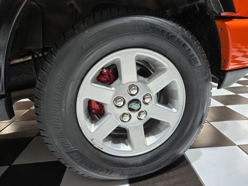 Used 2004 Land Rover Discovery S image 40