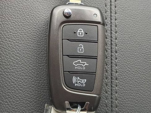 Used 2024 Hyundai Santa Cruz SE AWD/4WD image 25