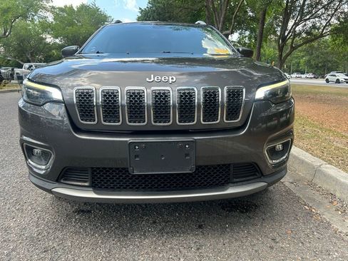 Used 2019 Jeep Cherokee Limited AWD/4WD image 3