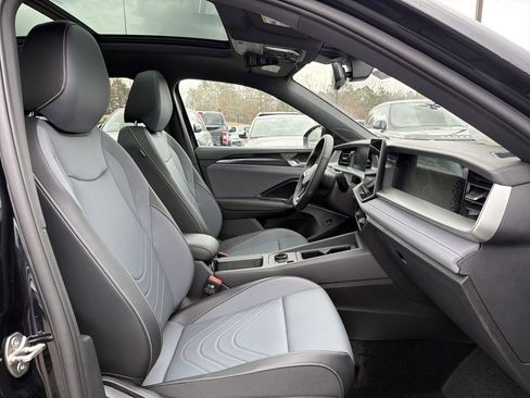 New 2026 Volkswagen Tiguan SE R-Line FWD image 20