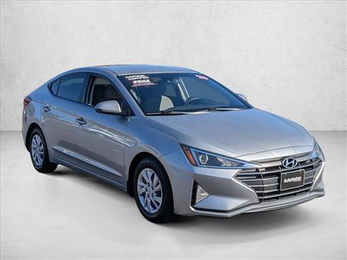 Used 2020 Hyundai Elantra SE image 3