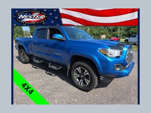 Used 2017 Toyota Tacoma TRD Sport AWD/4WD image 1