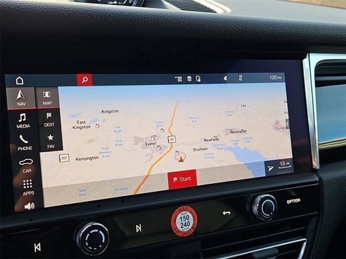 Certified 2025 Porsche Macan image 18