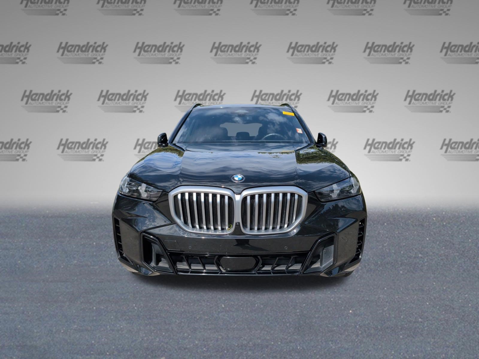 Used 2024 BMW X5 xDrive40i w/ M Sport Package AWD/4WD image 5