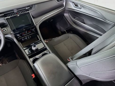 Used 2023 Jeep Grand Cherokee Laredo w/ Luxury Tech Group I image 26