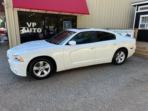 Used 2014 Dodge Charger SXT image 8