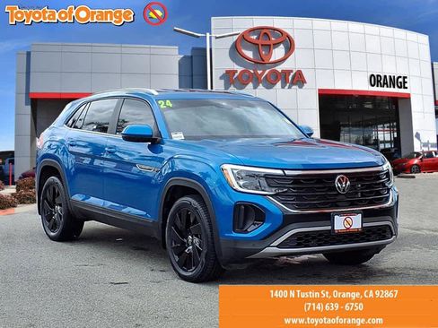 Used 2024 Volkswagen Atlas Cross Sport SE image 1