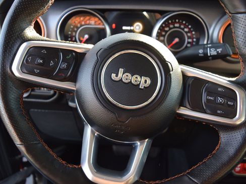 Used 2022 Jeep Gladiator Mojave w/ Cold Weather Group image 11