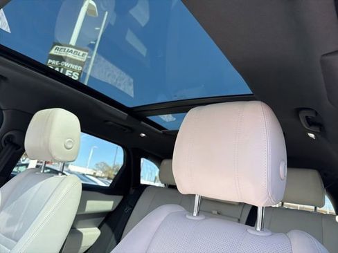 Used 2021 Land Rover Range Rover Velar R-Dynamic S image 10