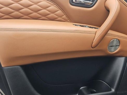 Used 2024 INFINITI QX80 Sensory w/ Cargo Package image 9