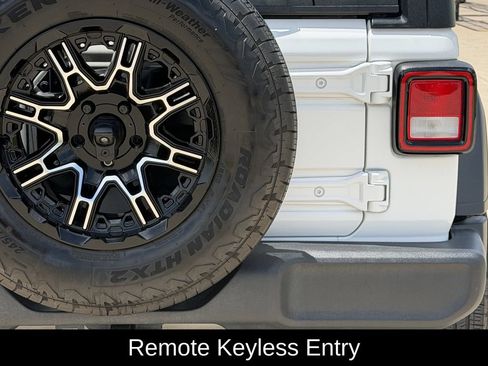Used 2024 Jeep Wrangler Sport AWD/4WD image 9