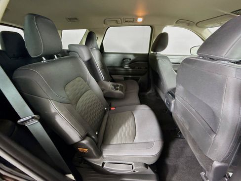 Used 2025 Nissan Pathfinder SV AWD/4WD image 27