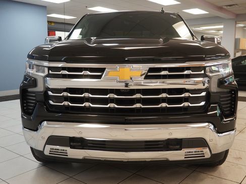 Used 2024 Chevrolet Silverado 1500 LTZ w/ LTZ Premium Package AWD/4WD image 17