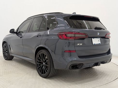 Used 2021 BMW X5 xDrive40i w/ M Sport Package image 3