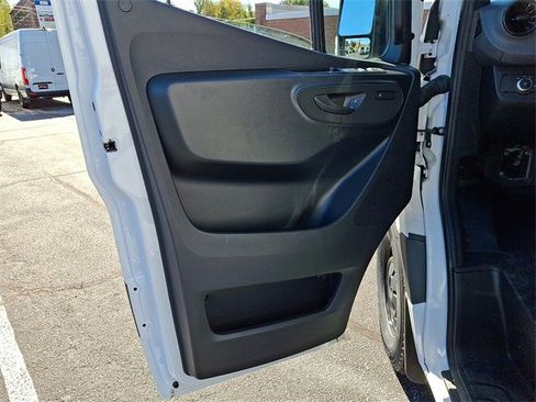 Used 2025 Mercedes-Benz Sprinter 2500 image 12