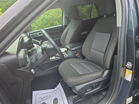 Used 2022 Ford Explorer XLT w/ Class IV Trailer Tow Package AWD/4WD image 11